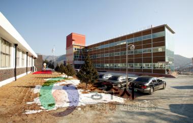 충청북도 교직원복지회관 개관식(기념식수) 의 사진