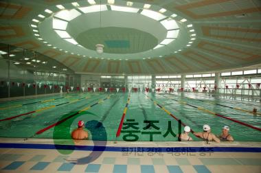 국민체육센터준공(수영장) 사진