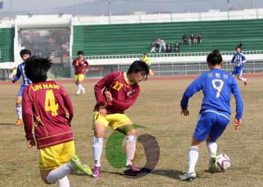 제19회 여왕기 여자축구대회 개막전 의 사진