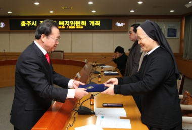 2012장애인복지위원회 회의 의 사진