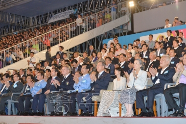 2013 충주세계조정선수권대회 개막식 의 사진