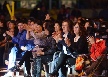 충북도생활체육대회 시,군노래자랑 의 사진