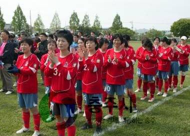 애플축구단,예성여고축구단 격려 사진