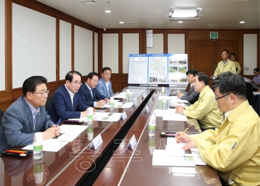 국회의원 충주시 가뭄현장 방문 의 사진