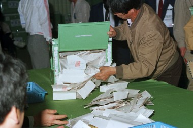 국회의원 총선 개표장 및 기타 의 사진