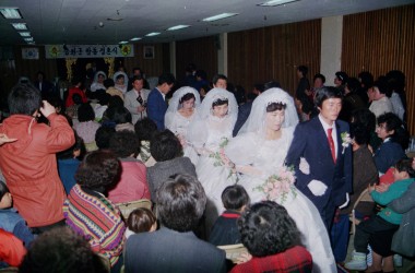 합동 결혼식 의 사진