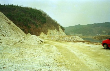 국도 확포장 공사현장 의 사진