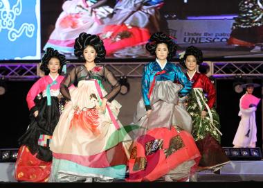 2011 무술축제 민속의상 패션쇼 사진