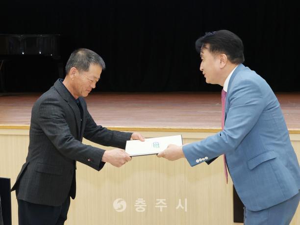 김영환 도지사 도정보고회 의 사진