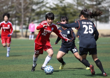 춘계한국여자 축구연맹전 의 사진